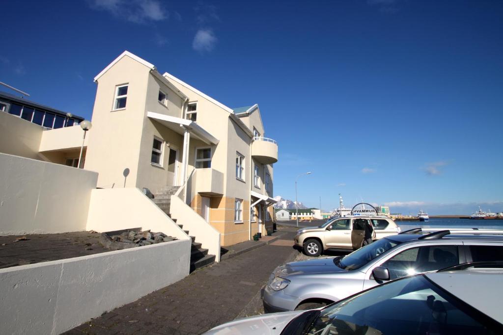 Hvammur Apartments By The Harbour Hofn Bagian luar foto